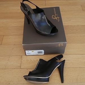 B. Makowsky peep toe sling platform